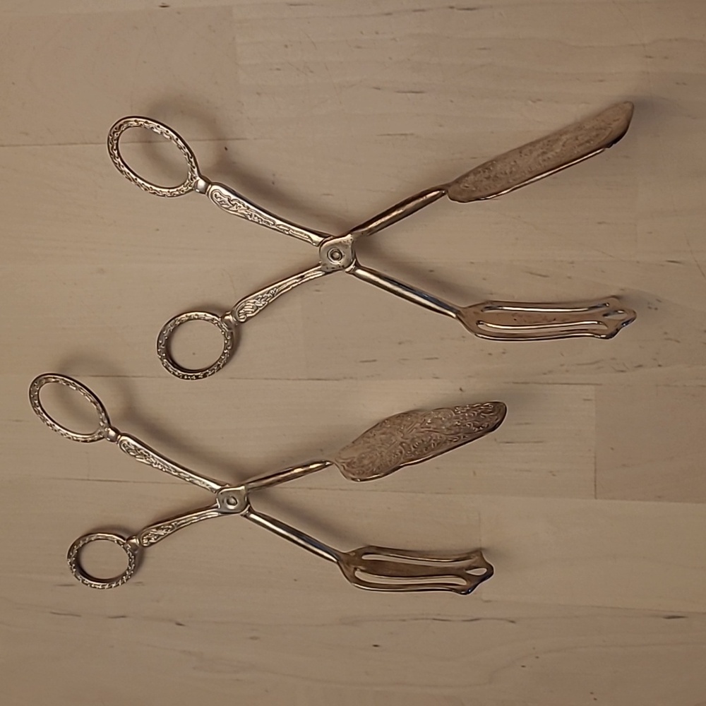 EUC VTG Silver Plated Pastery Tongs(Set of 2)
